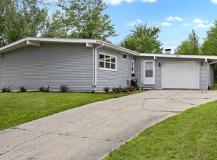 202 Glenbrook Dr SE, Cedar Rapids, IA 52403