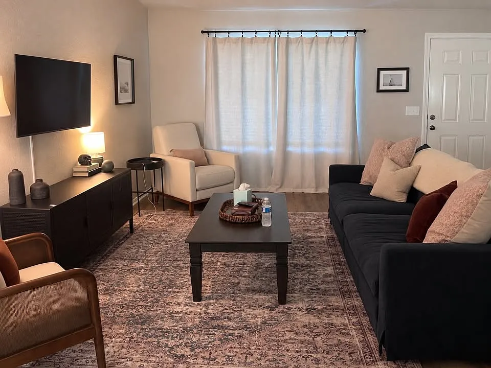 1802 Brockwood Dr — Photo 2