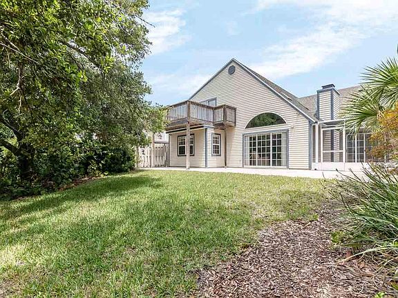 3rd image of 352 Village Dr
