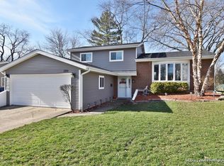 2114 S Bradford Dr, Wheaton, IL 60189