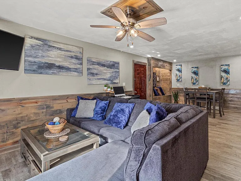 6050 W Calumet Rd #101A — Photo 8