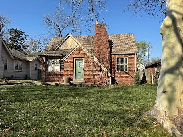 1420 S Gary Ave — Photo 3