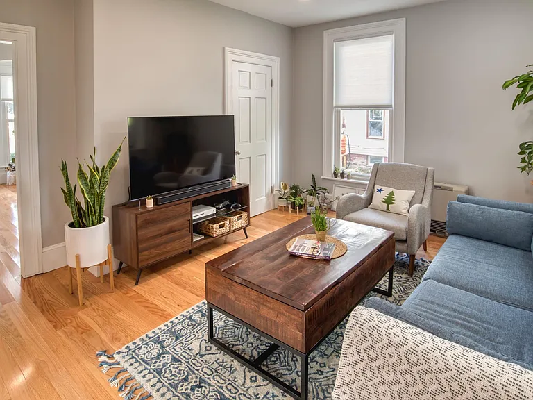 11 George St #1 — Photo 2