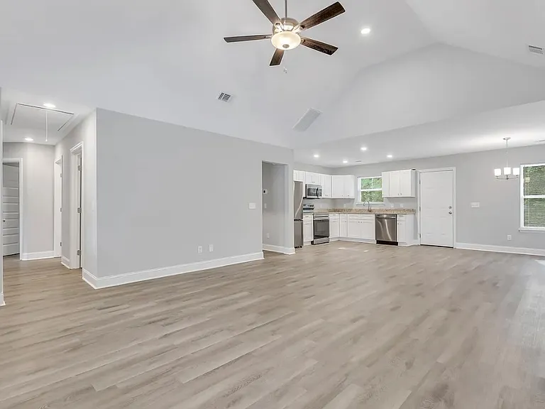 245 Abigail Cir — Photo 6