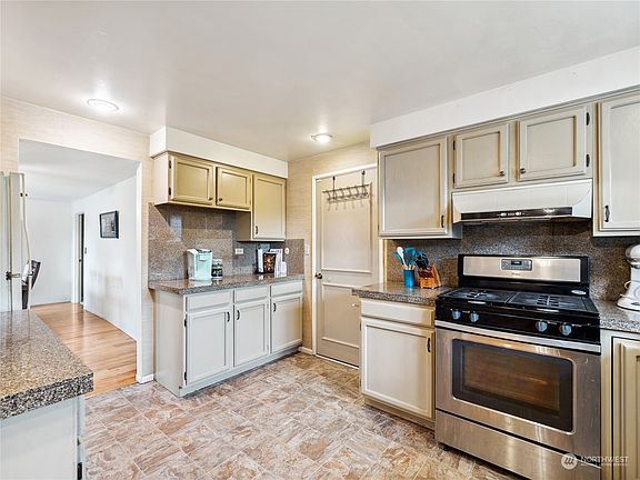 3rd image of 17059 Marlee Drive