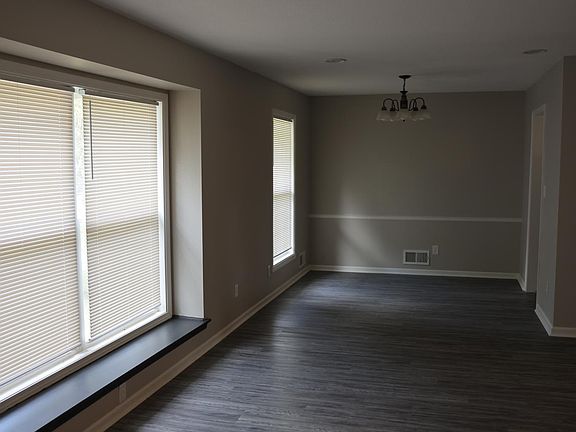 5th image of 8404 E 104th Ter