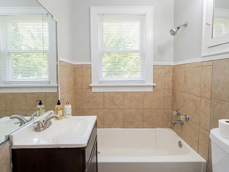 139 E Lister St — Photo 6