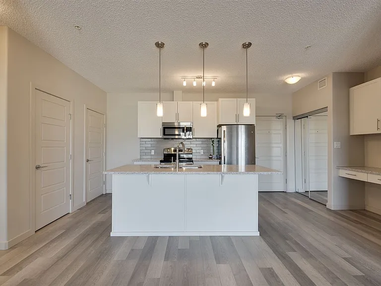 1144 Adamson Dr SW #204 — Photo 4