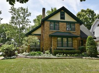 802 W Downer Pl, Aurora, IL 60506