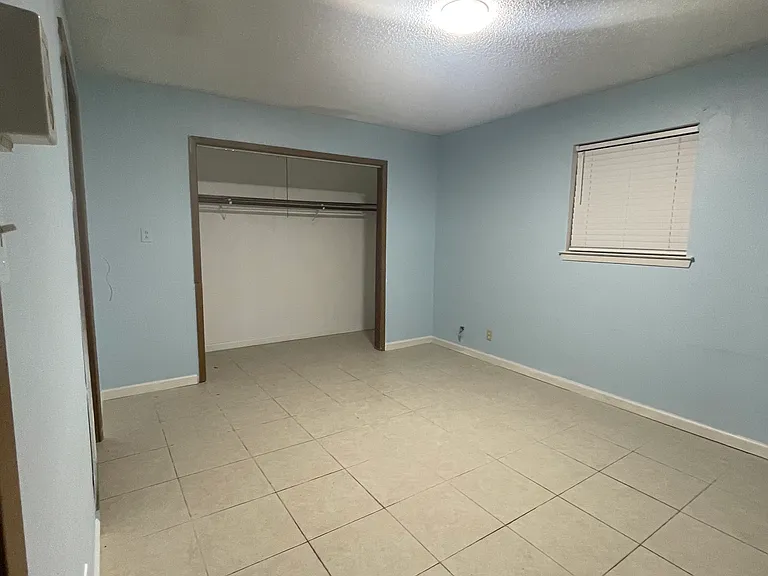 2210 Berry Ave — Photo 12