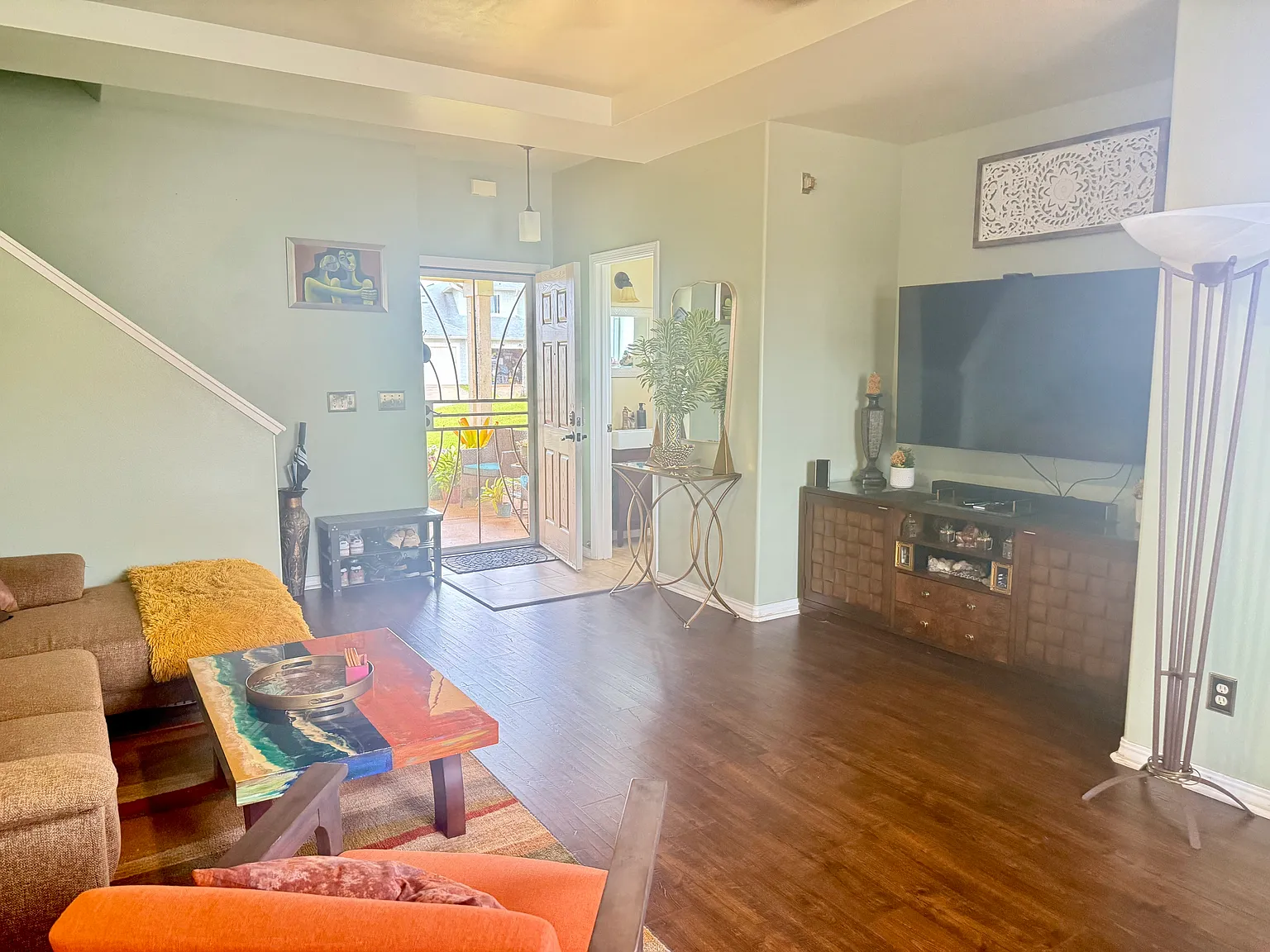 3 bed, 1392 sqft, $4,500 — Photo 3