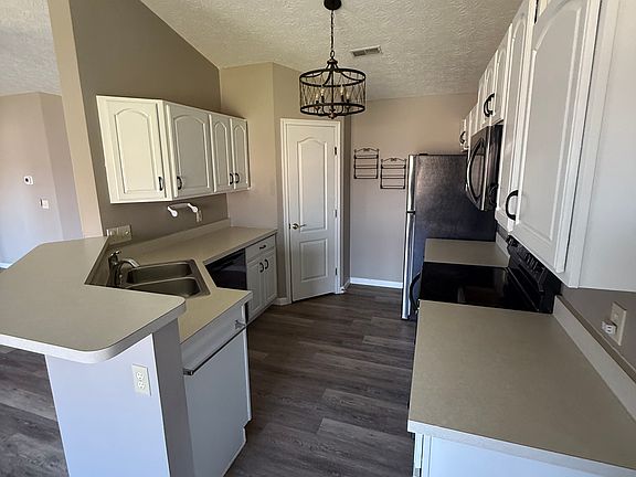 3rd image of 1616 Ashley Ct APT 304