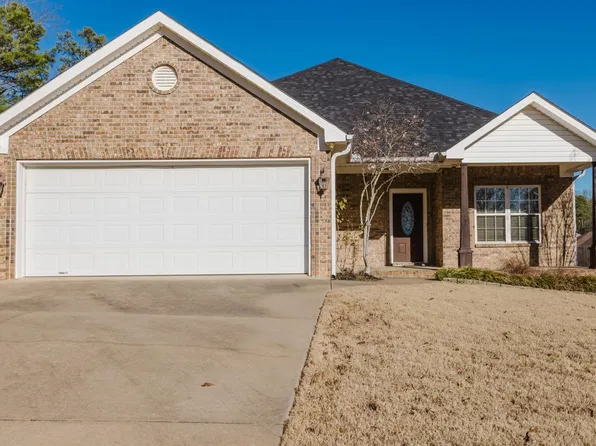 2504 Springhill Village Dr, Bryant, AR 72022