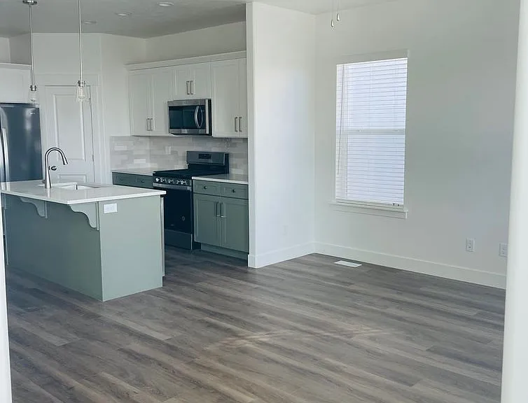 13728 S Devers Dr — Photo 9
