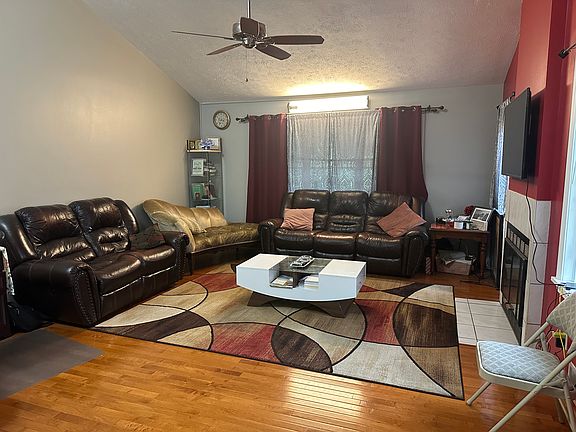 4th image of 62 Brittany Cir