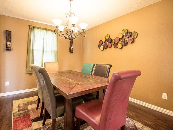 4th image of 1204 Summerdale Ln