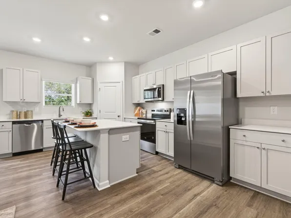 3221 Bailey Lake Dr, Fuquay Varina, NC 27526
