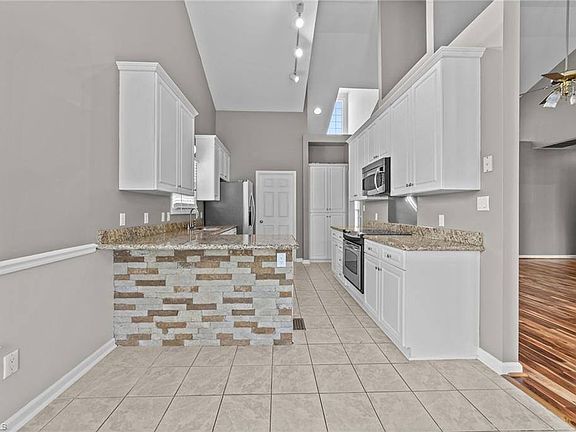3rd image of 310 Alison Ln