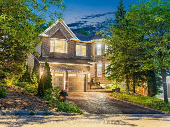 8 Glenrill Pl, Ottawa, ON K2M 2T6