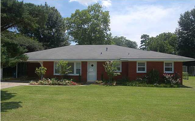 1st image of 308 Bacque Crescent Dr