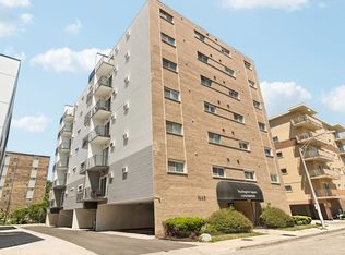 7449 Washington St APT 403, Forest Park, IL 60130