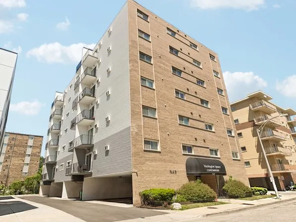 7449 Washington St APT 403, Forest Park, IL 60130