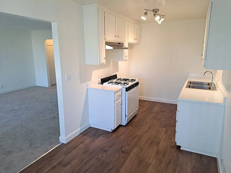 10500 Westminster Ave — Photo 26