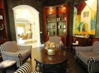 945 Westbend Dr, Thousand Oaks, CA 91362