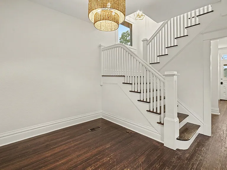 1301 S Lincoln St — Photo 4