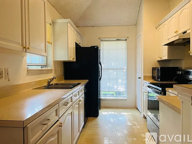 7836 Squire Ln — Photo 5