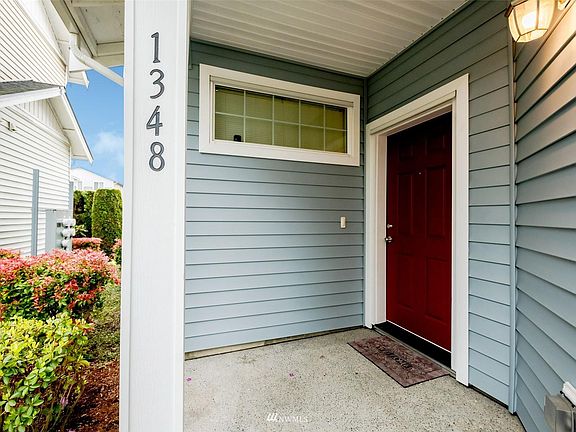3rd image of 1348 51st Pl NE #401