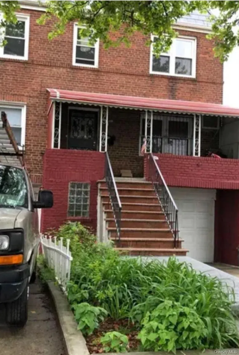 150-12 59 Avenue photo 1
