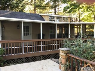 57 Boulder Dr, Lake Toxaway, NC 28747