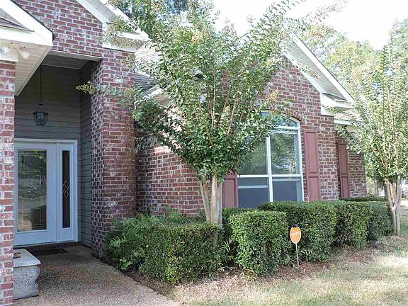 3rd image of 113 Shadow Creek Dr