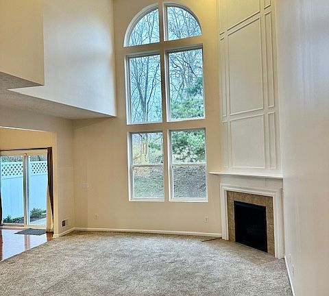 3rd image of 3944 Gardiner Run