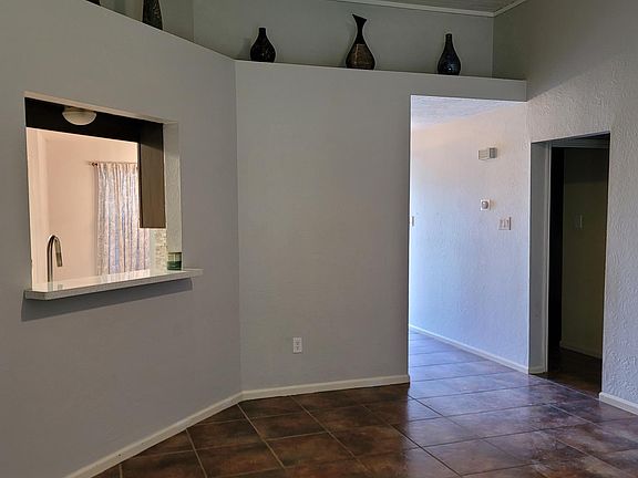 5th image of 6050 Windsong Dr