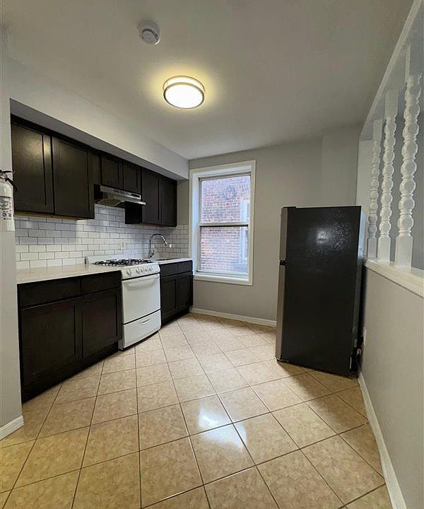 1st image of 433 Kennedy Blvd APT 44