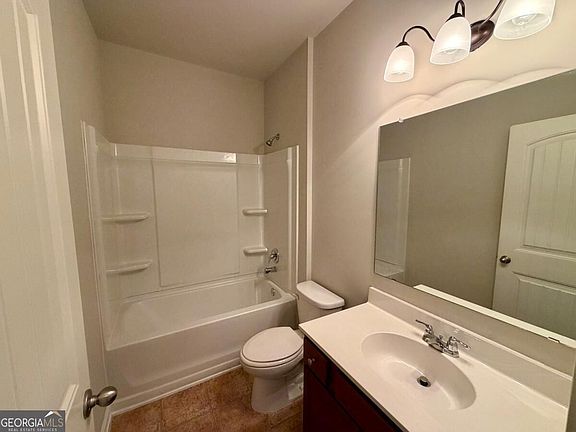 5th image of 389 Sand Bay Dr SW