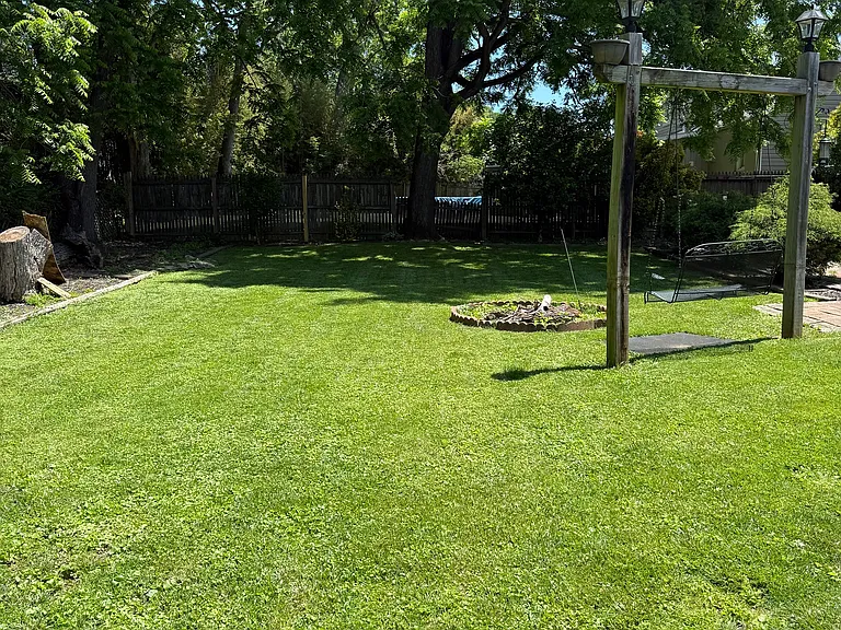 8 & 10 Gibbons Blvd — Photo 19