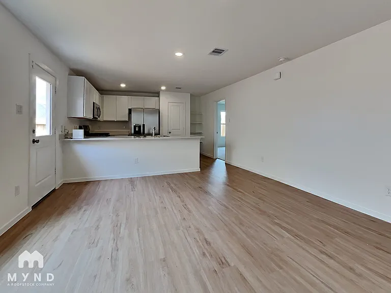 18515 Cepagatti Dr — Photo 2