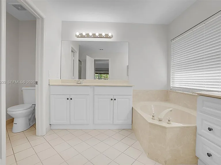 1574 NW 103rd Ter — Photo 49