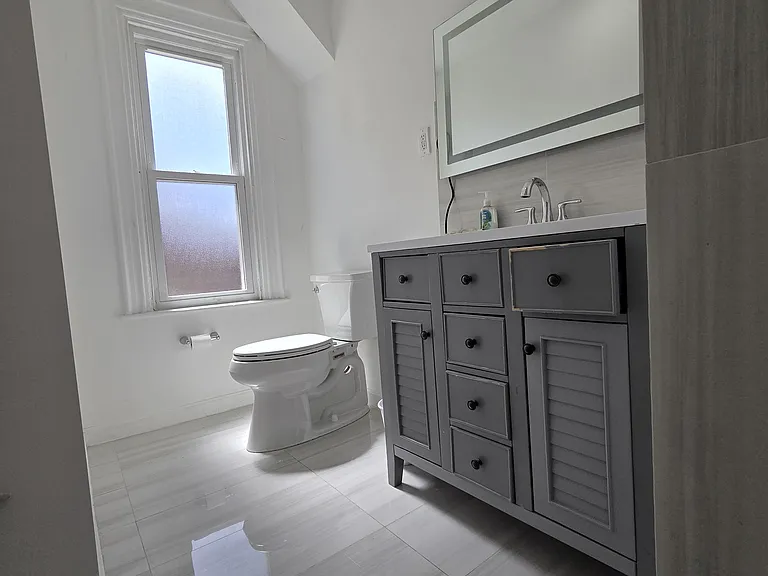 56 Pinckney St #4 — Photo 7