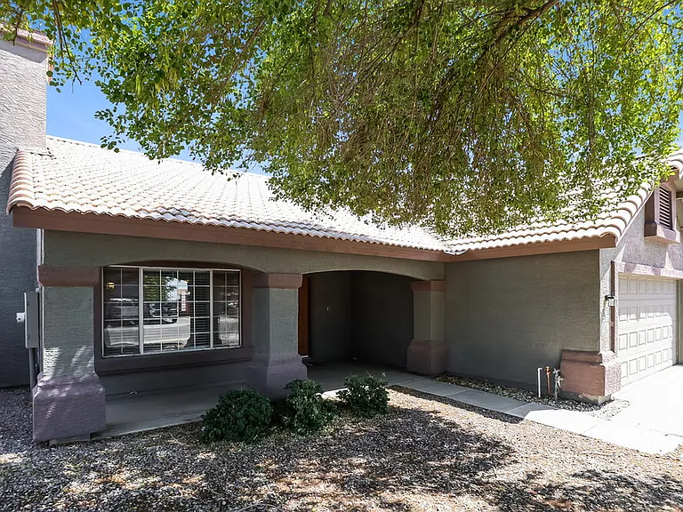 5307 N 79th Dr — Photo 3