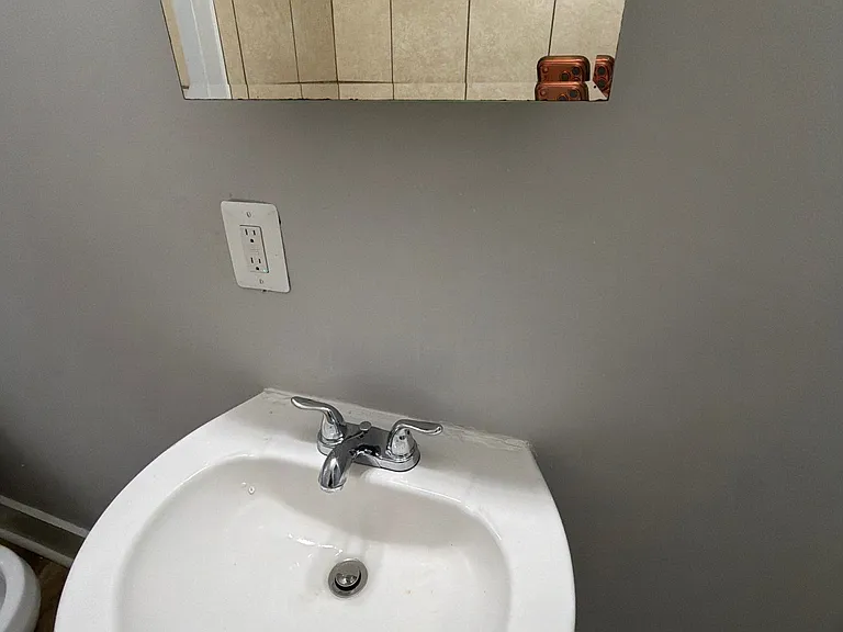 2050 Cecil Ave — Photo 11