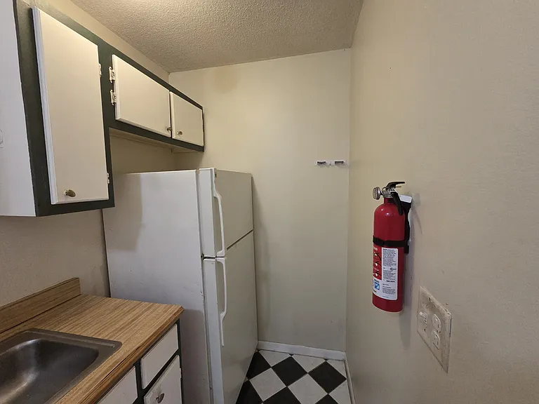202 Rue Basin #D — Photo 3