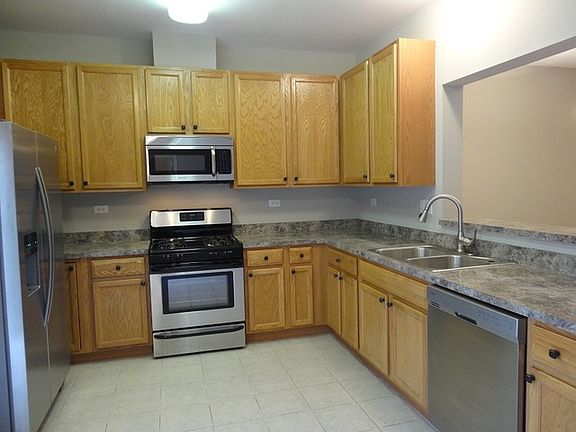 2nd image of 1109 N Claremont Dr