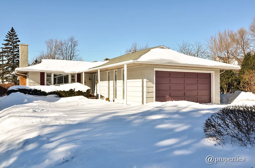 531 Pinecrest Ln photo 1