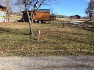 10 Hale St, Crossville, TN 38572