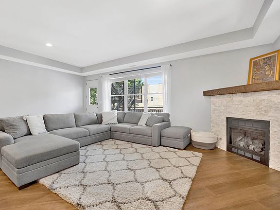 2nd image of 4544 N Seeley Ave APT 2N