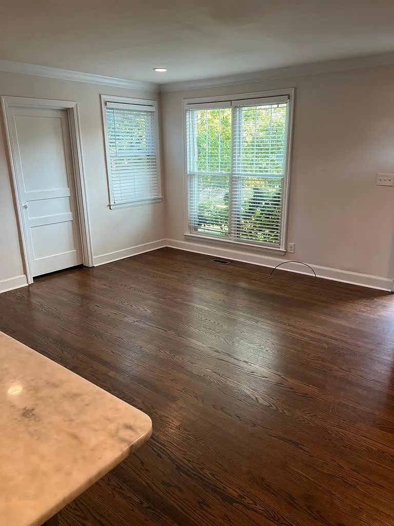 3 bed, 1250 sqft, $3,000 — Photo 4